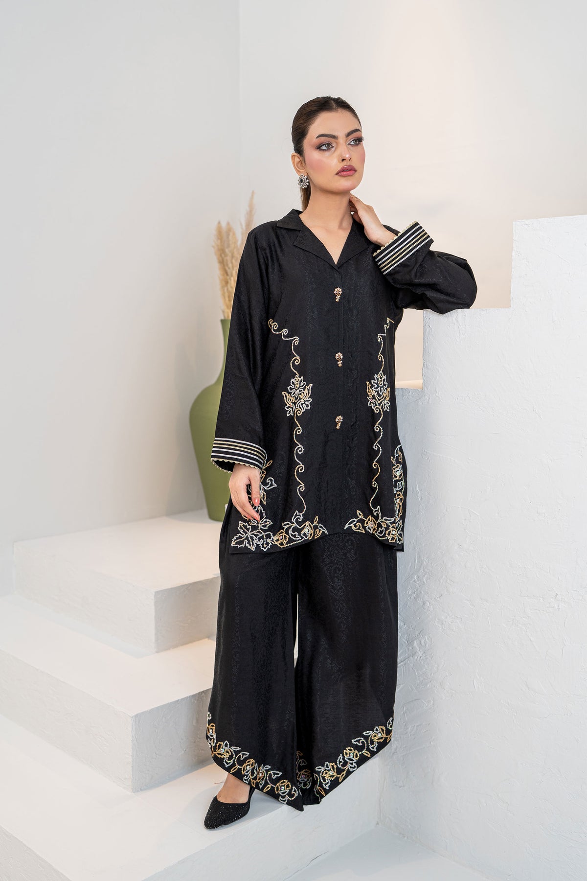 Noore Sitara Black Handmade Suit