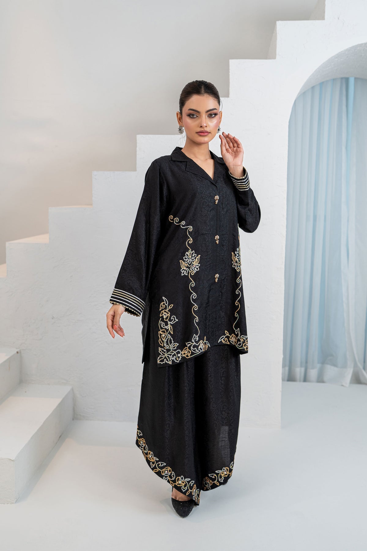 Noore Sitara Black Handmade Suit